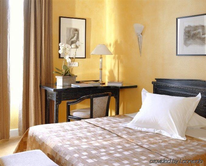 Hotel Restaurant Napoleon Фонтенбло Стая снимка