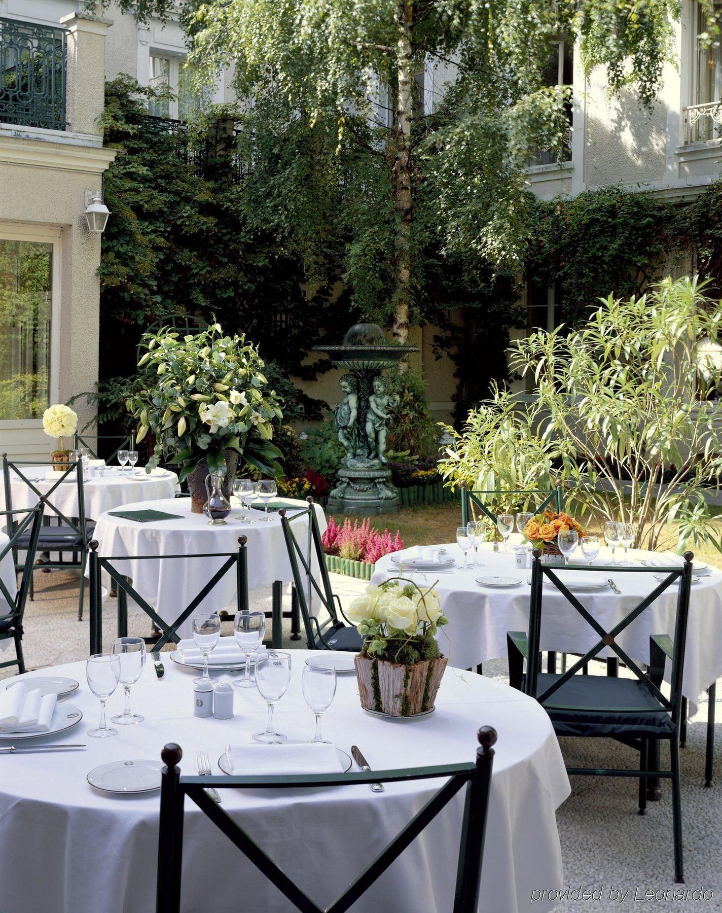 Hotel Restaurant Napoleon Фонтенбло Ресторант снимка