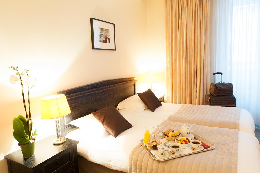 Hotel Restaurant Napoleon Фонтенбло Екстериор снимка