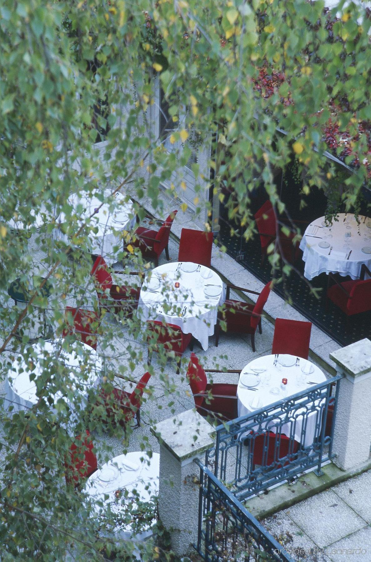 Hotel Restaurant Napoleon Фонтенбло Ресторант снимка