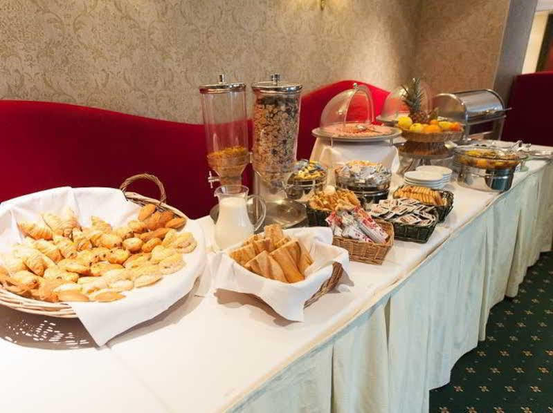 Hotel Restaurant Napoleon Фонтенбло Екстериор снимка