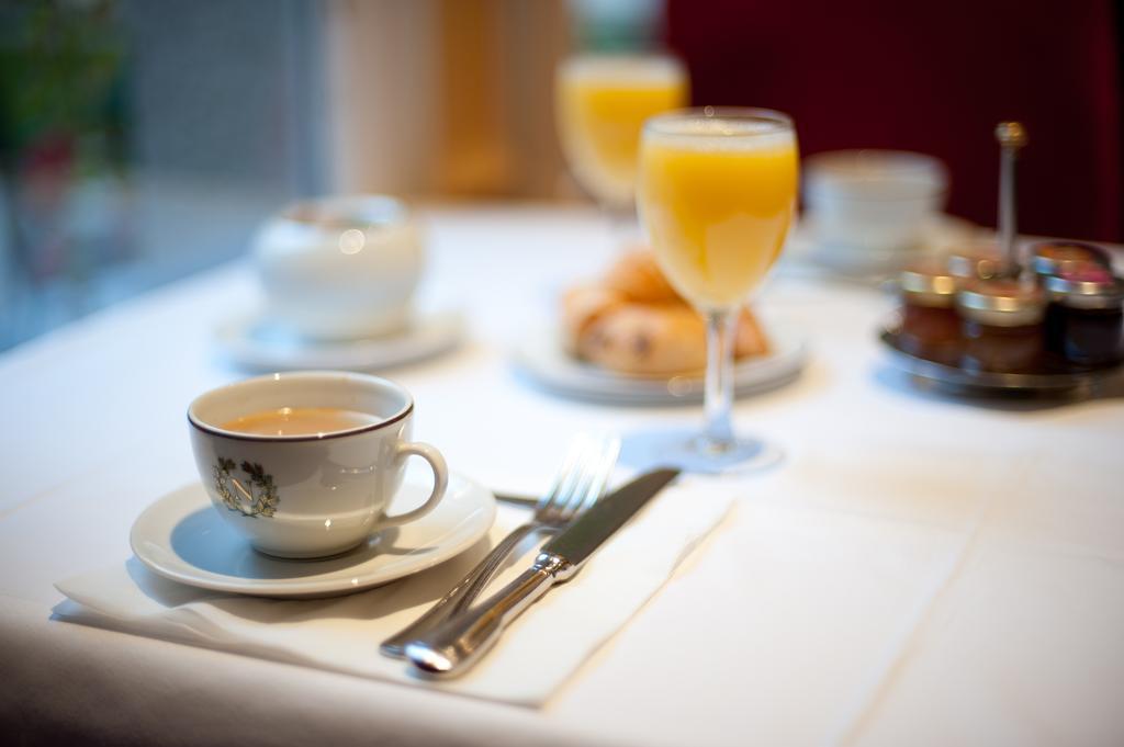Hotel Restaurant Napoleon Фонтенбло Екстериор снимка