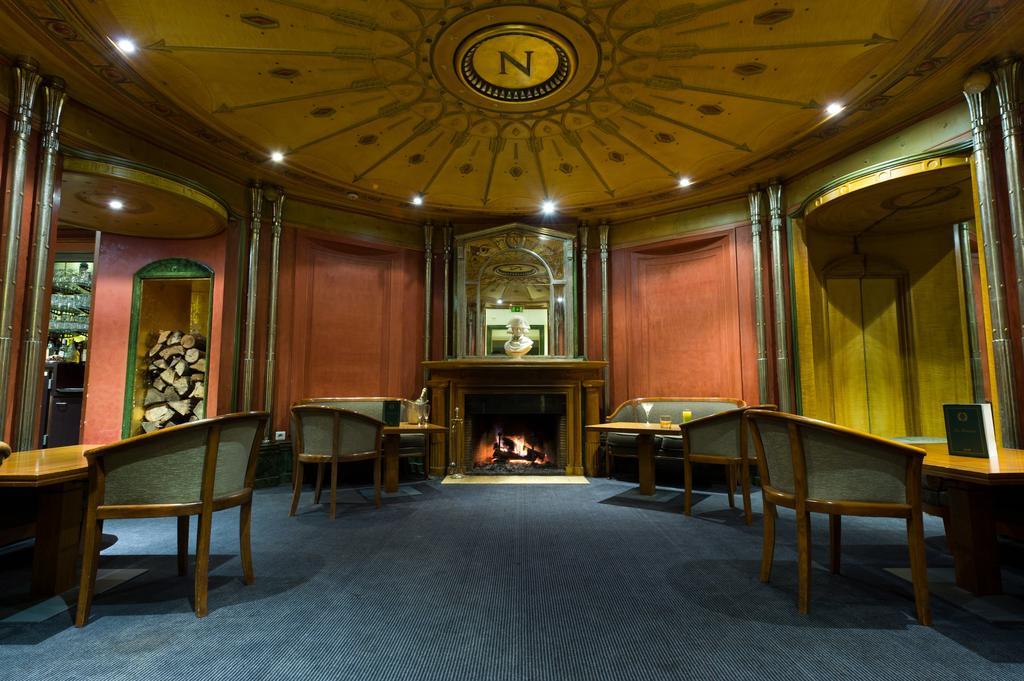 Hotel Restaurant Napoleon Фонтенбло Екстериор снимка