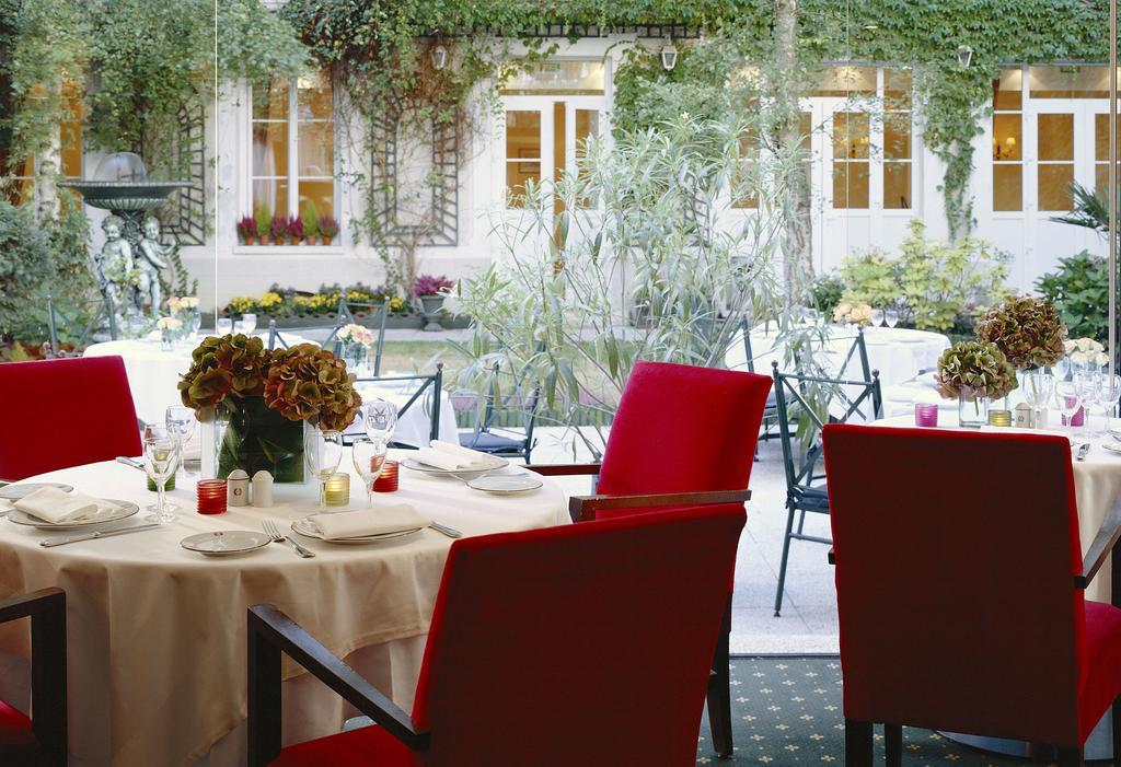 Hotel Restaurant Napoleon Фонтенбло Ресторант снимка